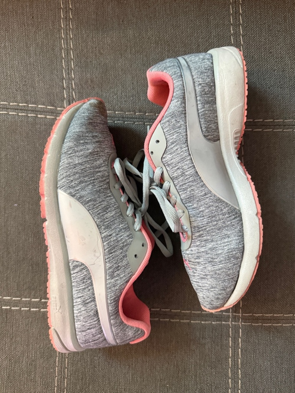 EUC Puma Narita Pink & Heathered Gray Sneakers - Picture 3 of 6